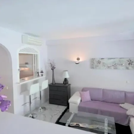 Apartment Unique With Rooftop Pool & Amazing Views *