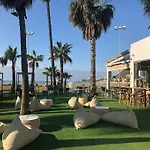 Unique With Rooftop Pool & Amazing Views